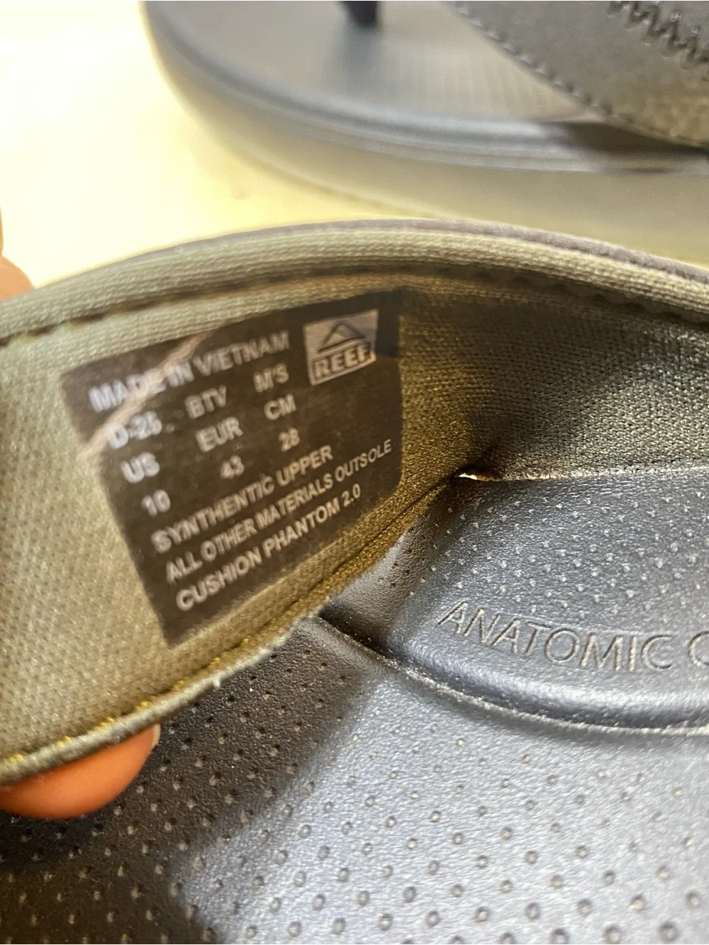 REEF Men's  10 Cushion Phantom 2.0 Flip Flop Thong Sandals Black